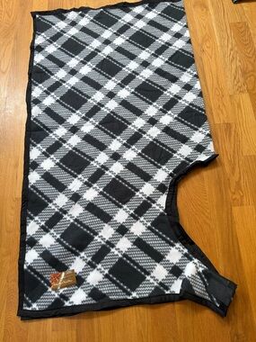 Equestrian quarter cooler for horse Black & White Plaid Fleece NEW